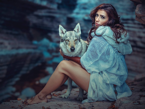 Czechoslovakian Wolfdog, Women, dog